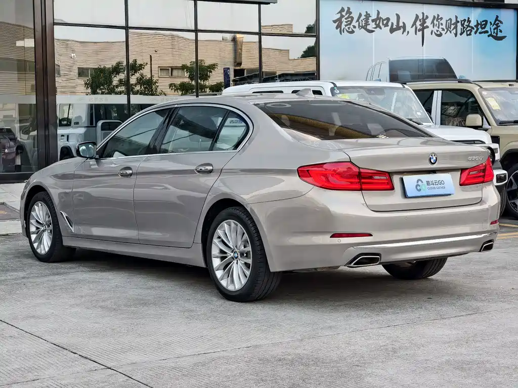 BMW 5 Series — миниатюра 25