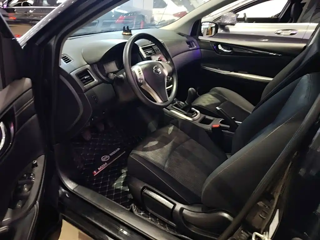 Nissan Tiida — миниатюра 16