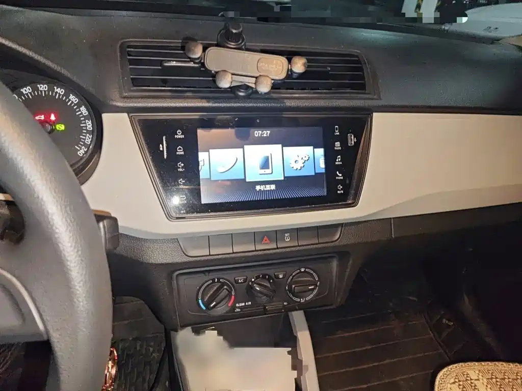 Skoda Fabia 2015 1.4L AT