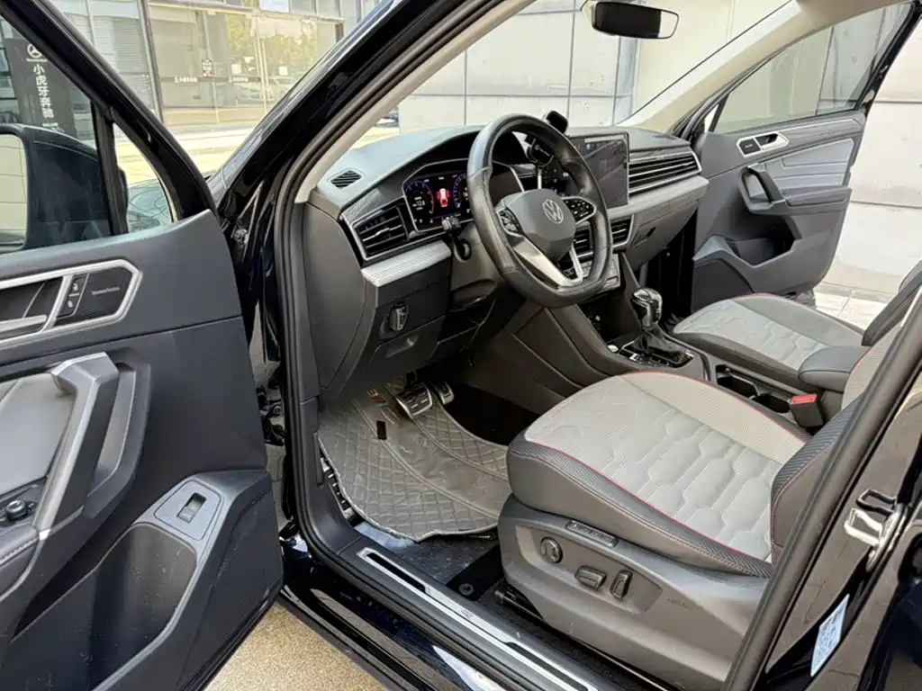 Volkswagen Tiguan L — миниатюра 21