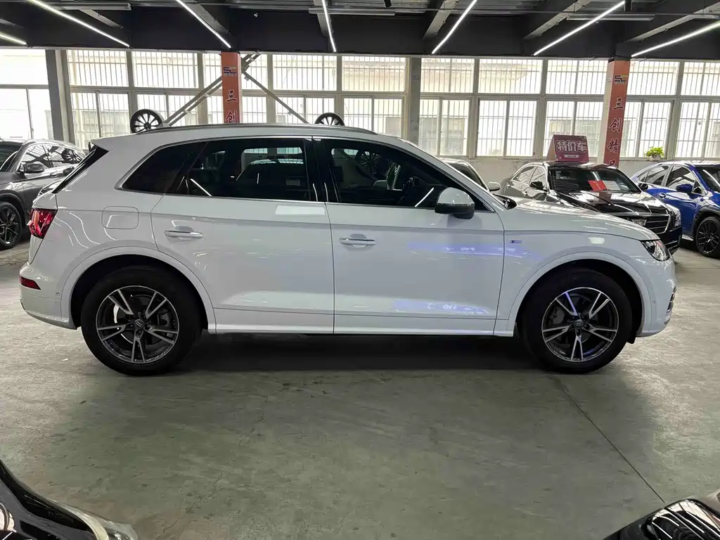 Audi Q5L — миниатюра 4