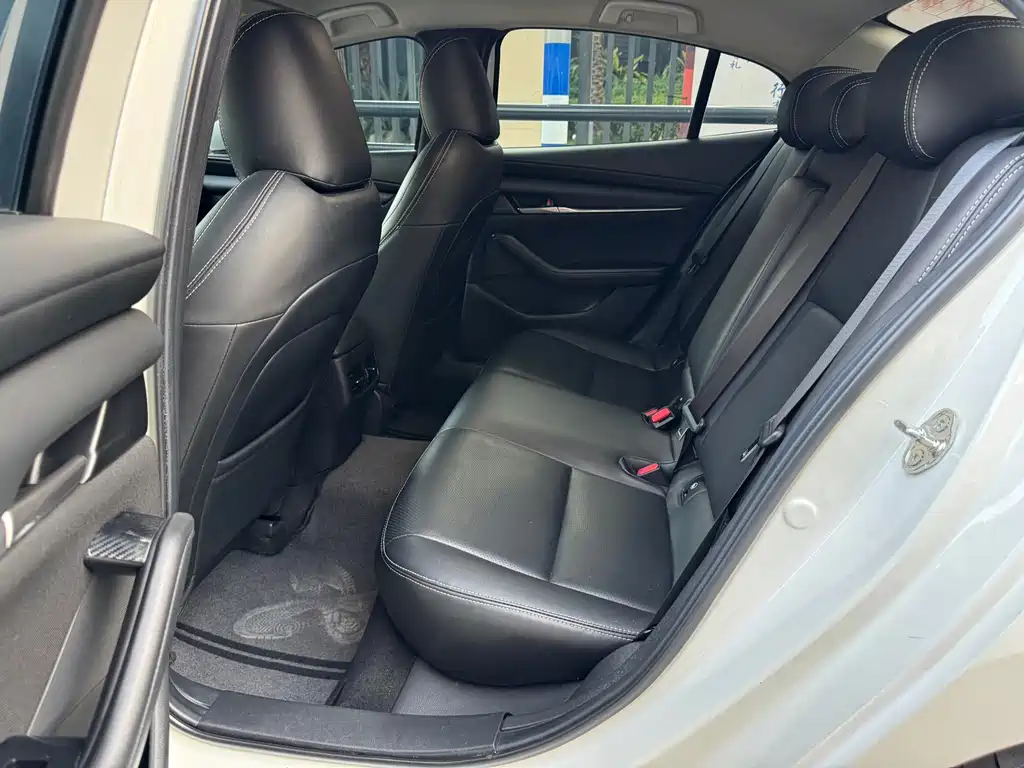 Mazda 3 Axela — миниатюра 5