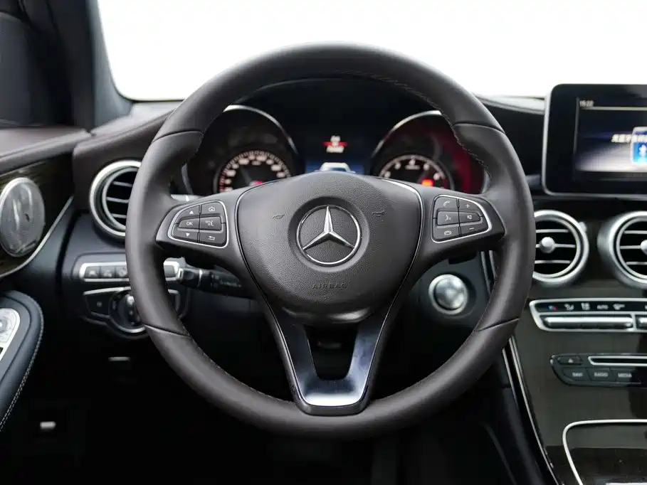 Mercedes-Benz GLC — миниатюра 9