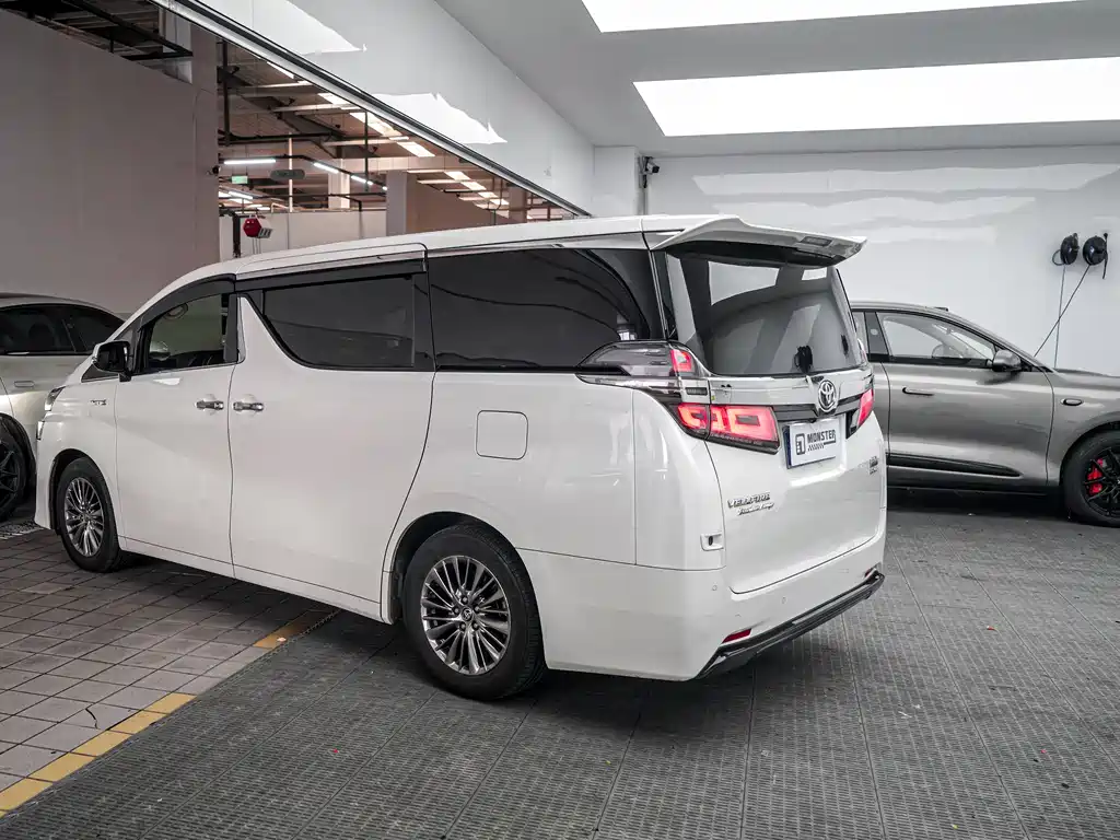 Toyota Vellfire 2021 2.5L HV Luxury