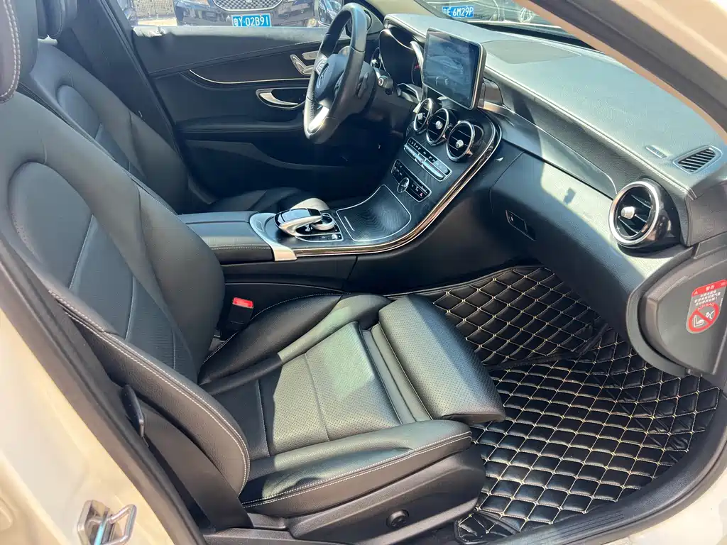 Mercedes-Benz C-Class — миниатюра 10