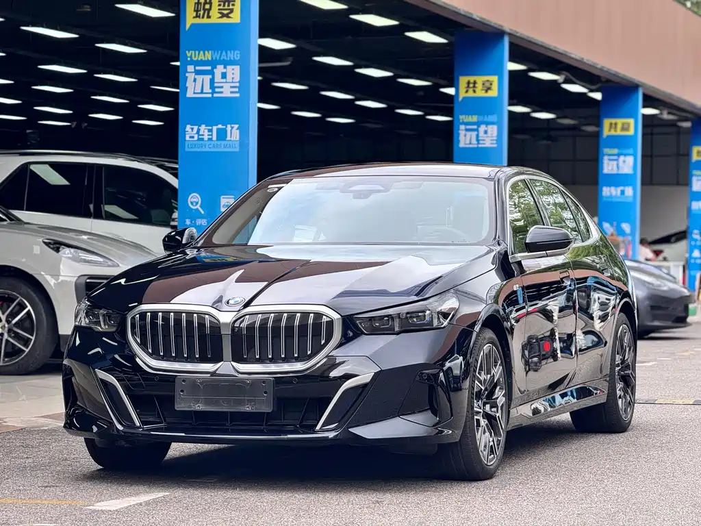 BMW 5 Series 2025