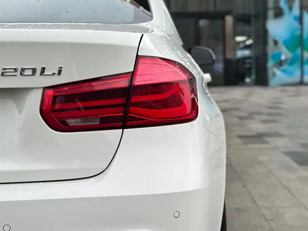 BMW 3 Series — миниатюра 14