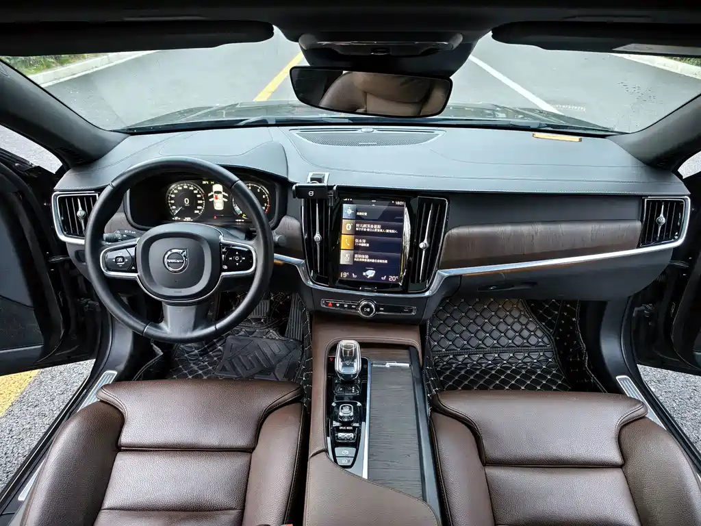 Volvo S90 — миниатюра 13