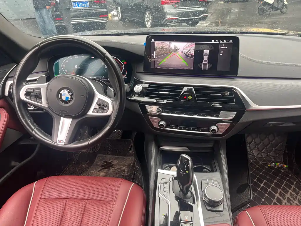 BMW 5 Series — миниатюра 6
