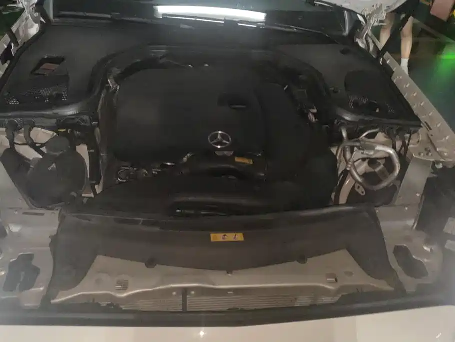 Mercedes-Benz E-Class — миниатюра 10