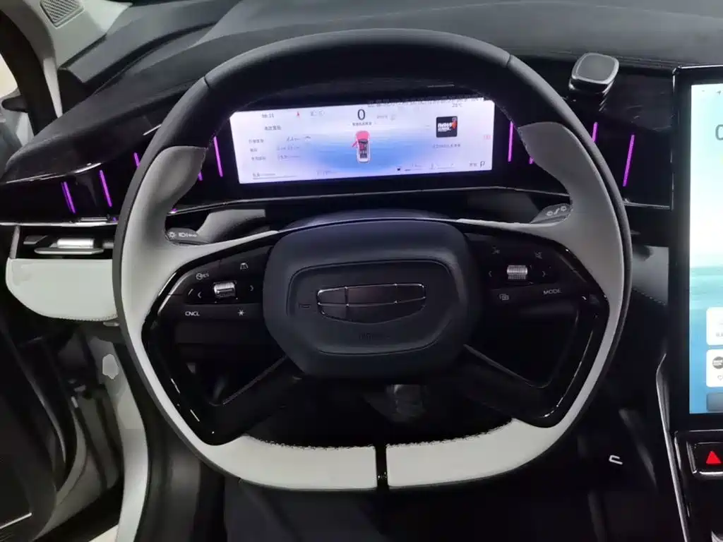 Geely Boyue L — миниатюра 11