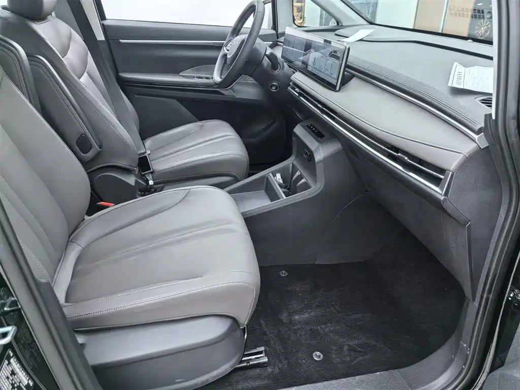 SAIC MAXUS EVERYONE 7