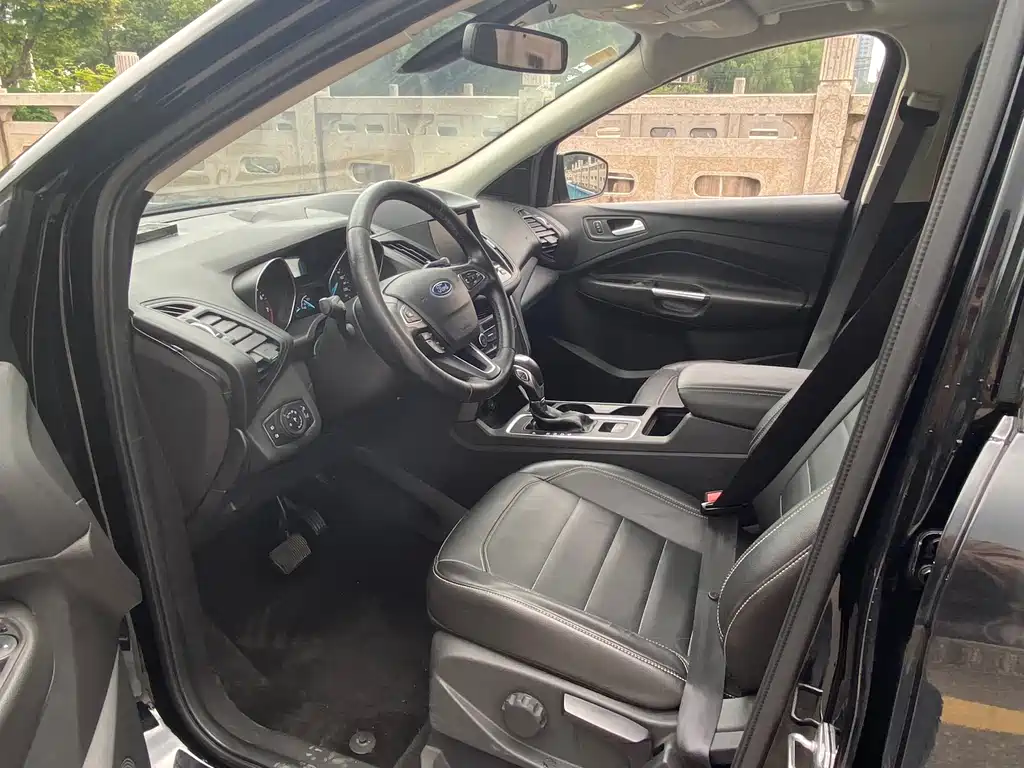 Ford Kuga — миниатюра 5
