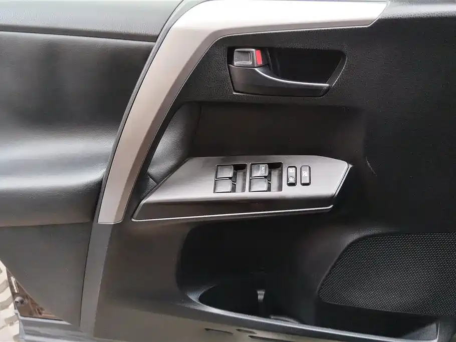 TOYOTA RAV4 RONGFANG