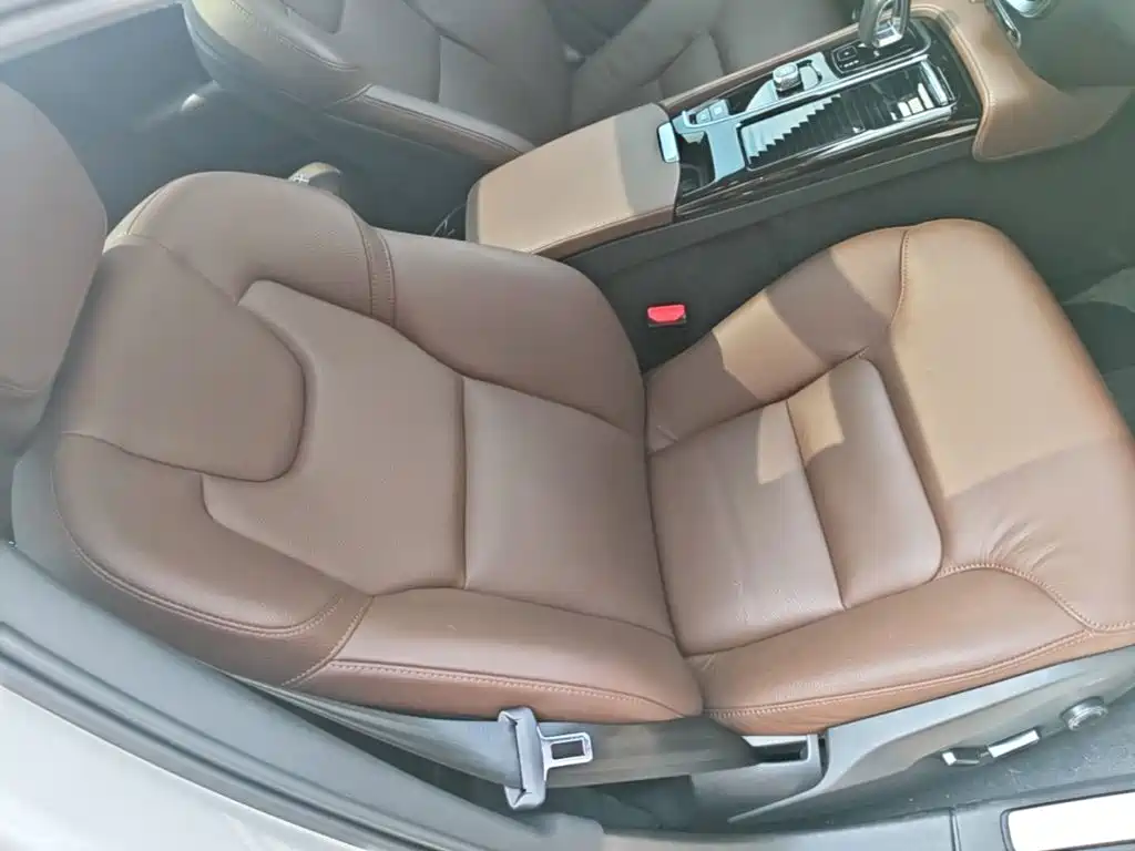 Volvo S60 PHEV — миниатюра 25