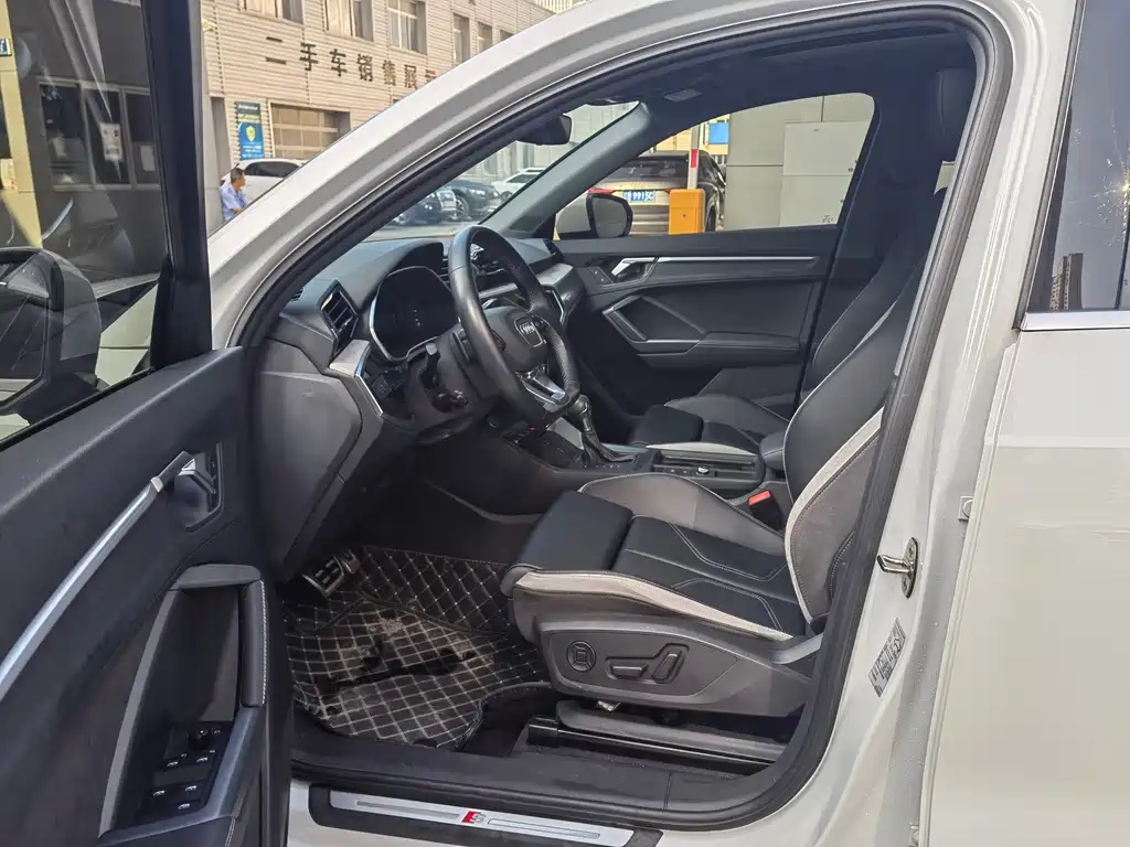 Audi Q3 — миниатюра 4