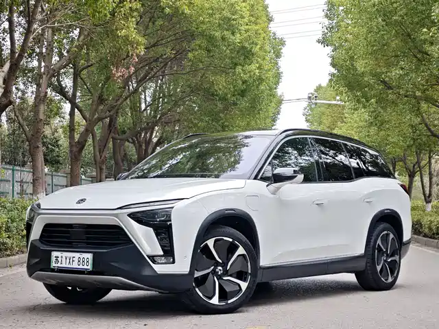 NIO NIO ES8 2021