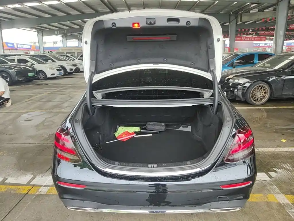 Mercedes-Benz E-Class — миниатюра 19