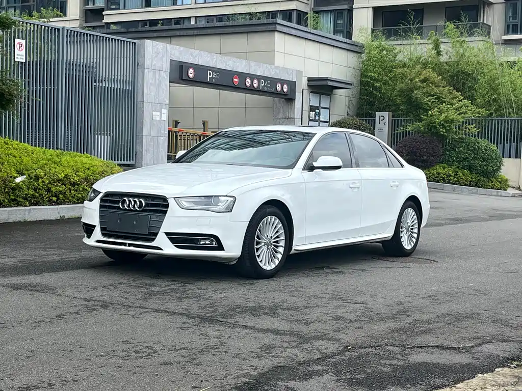 Audi A4L 2015
