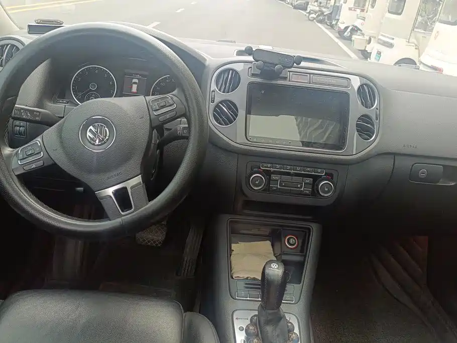 Volkswagen Tiguan — миниатюра 12