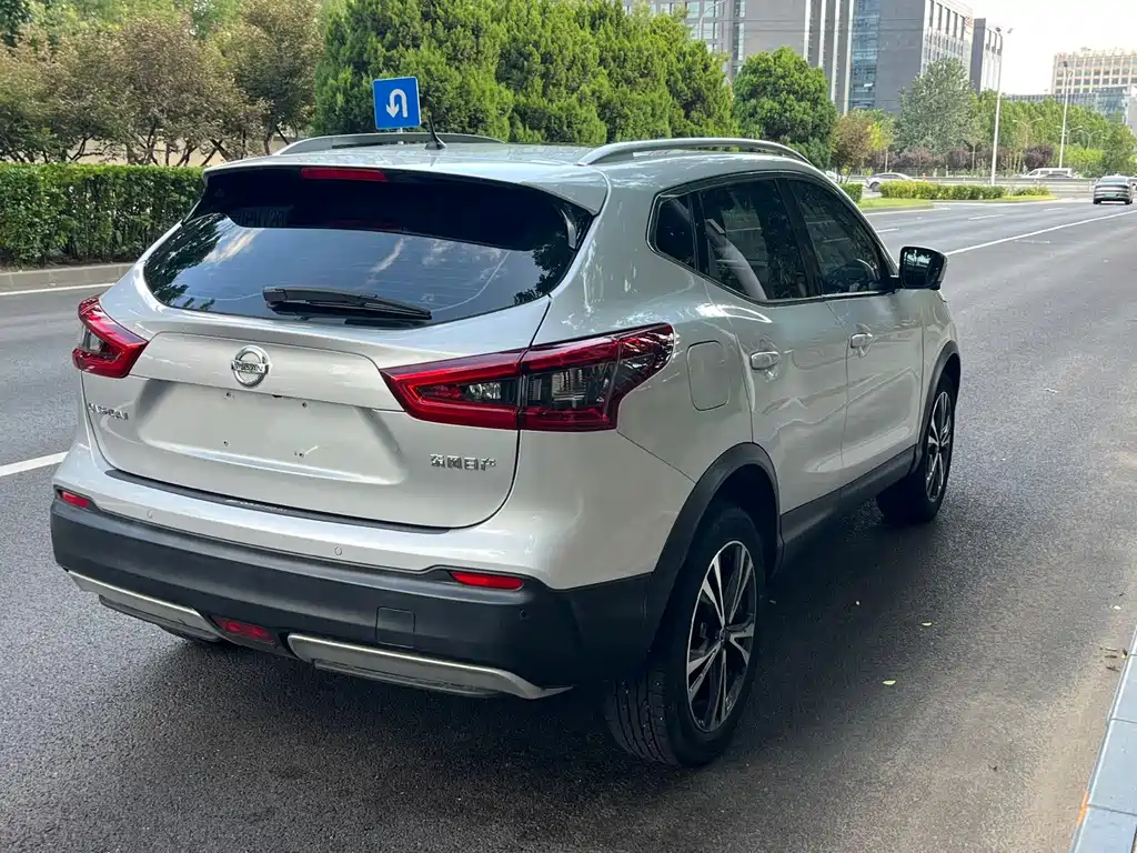 Nissan Qashqai — миниатюра 18