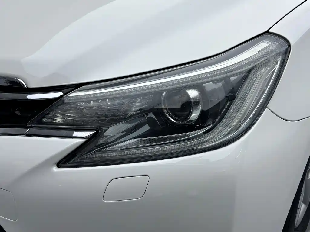 Toyota Reiz — миниатюра 15
