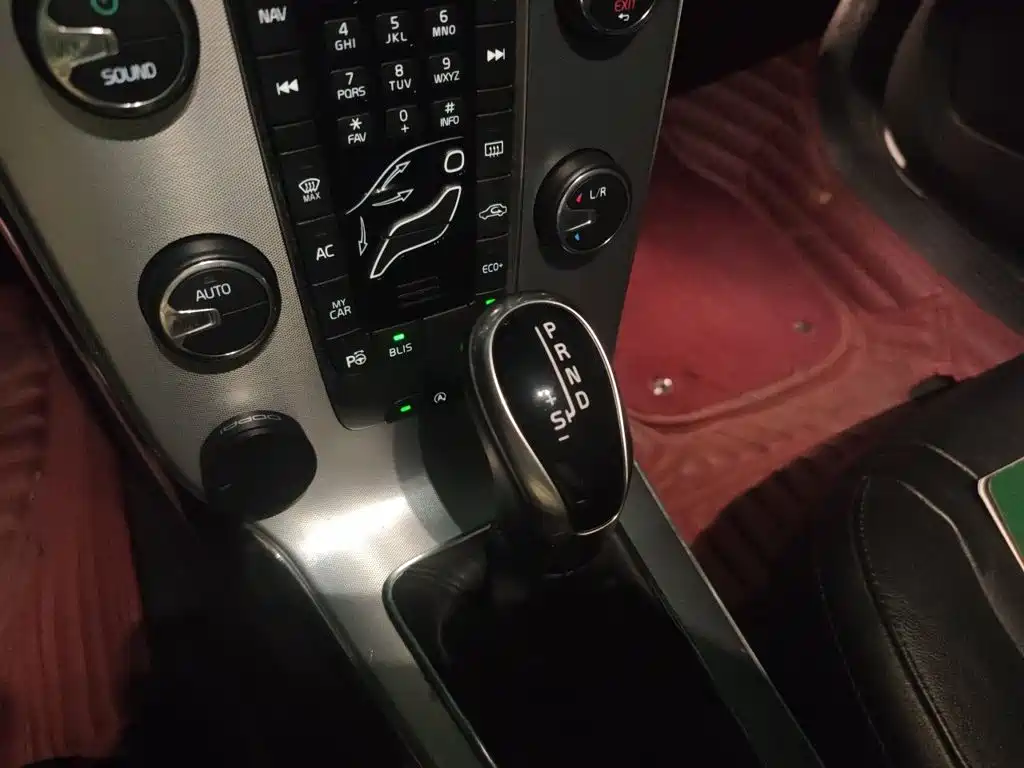 Volvo V40 — миниатюра 16