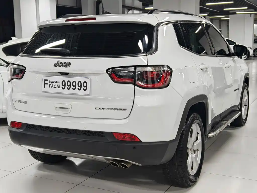 Jeep Compass — миниатюра 3