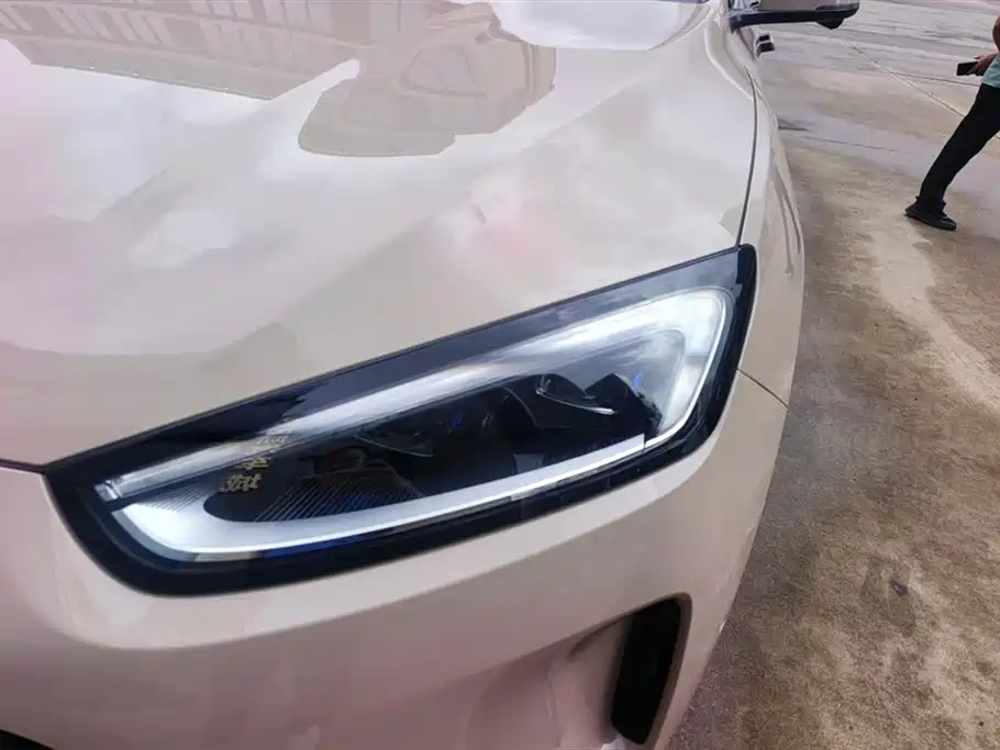 HONGMENG ZHIXING ASK THE WORLD M5