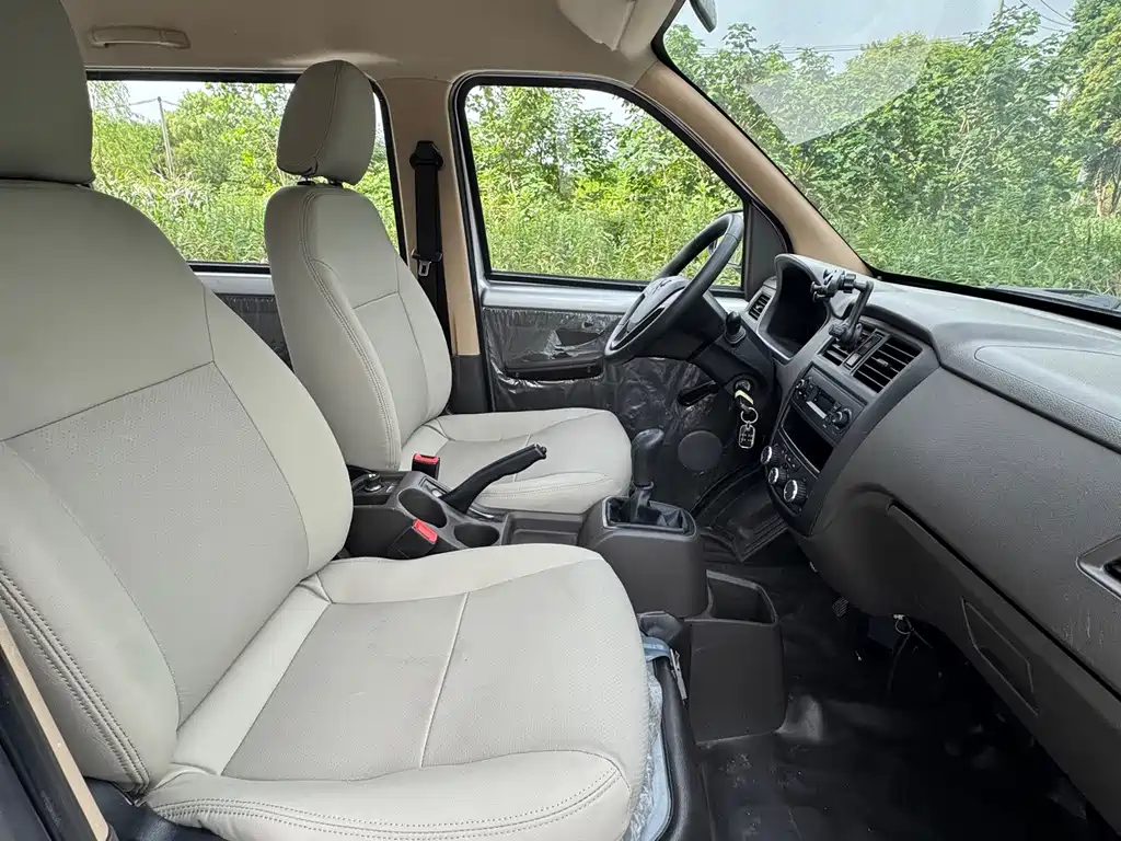 Wuling Rongguang S — миниатюра 8