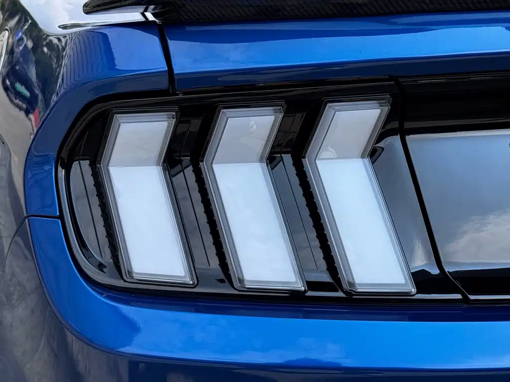 Ford Mustang — миниатюра 19