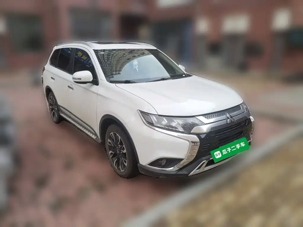 Mitsubishi Outlander — миниатюра 24