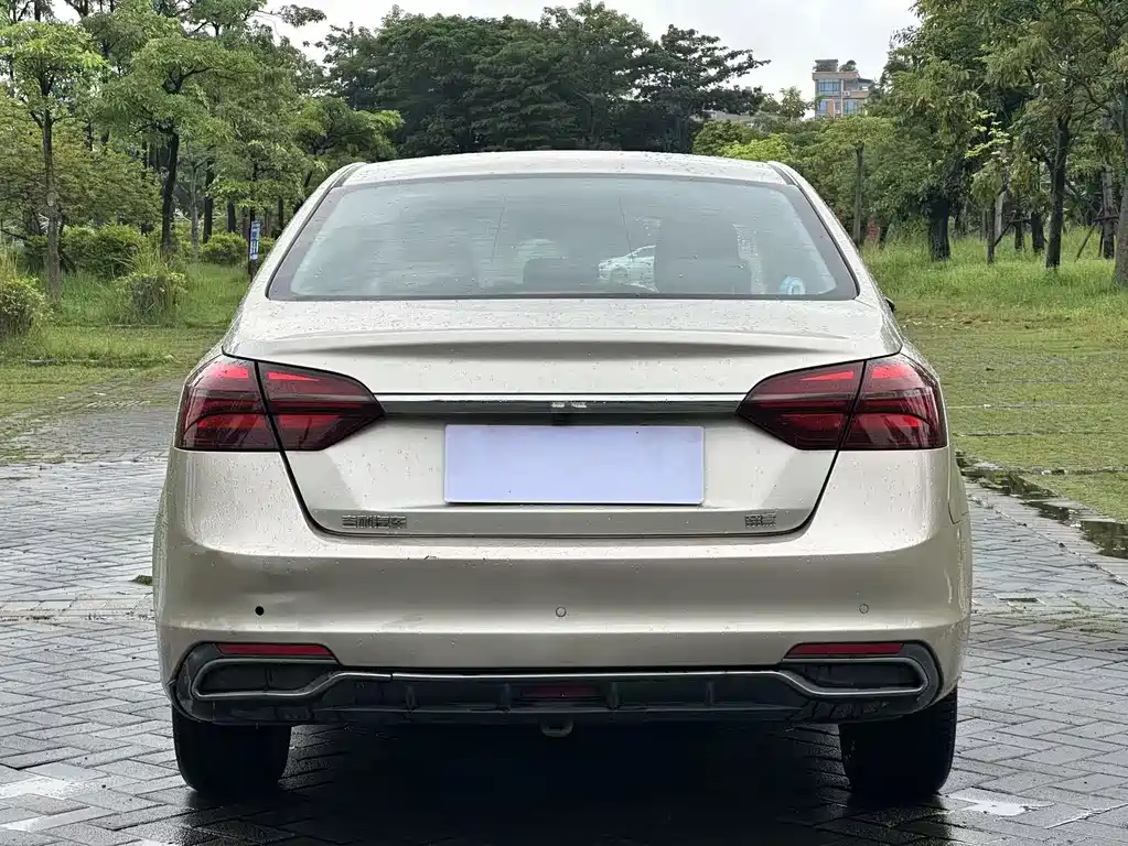 Geely Emgrand — миниатюра 8