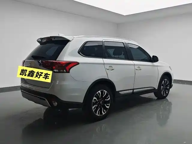 Mitsubishi Outlander 2020 2.0L Enjoy 5 мест