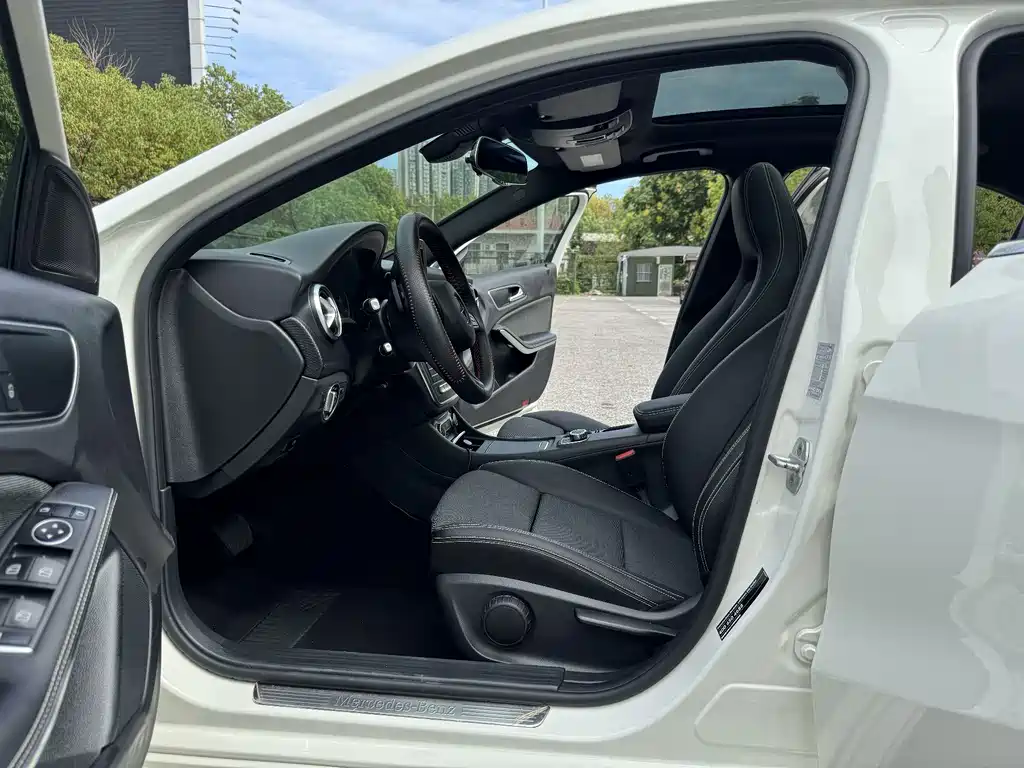 Mercedes-Benz A-Class (Import) — миниатюра 9