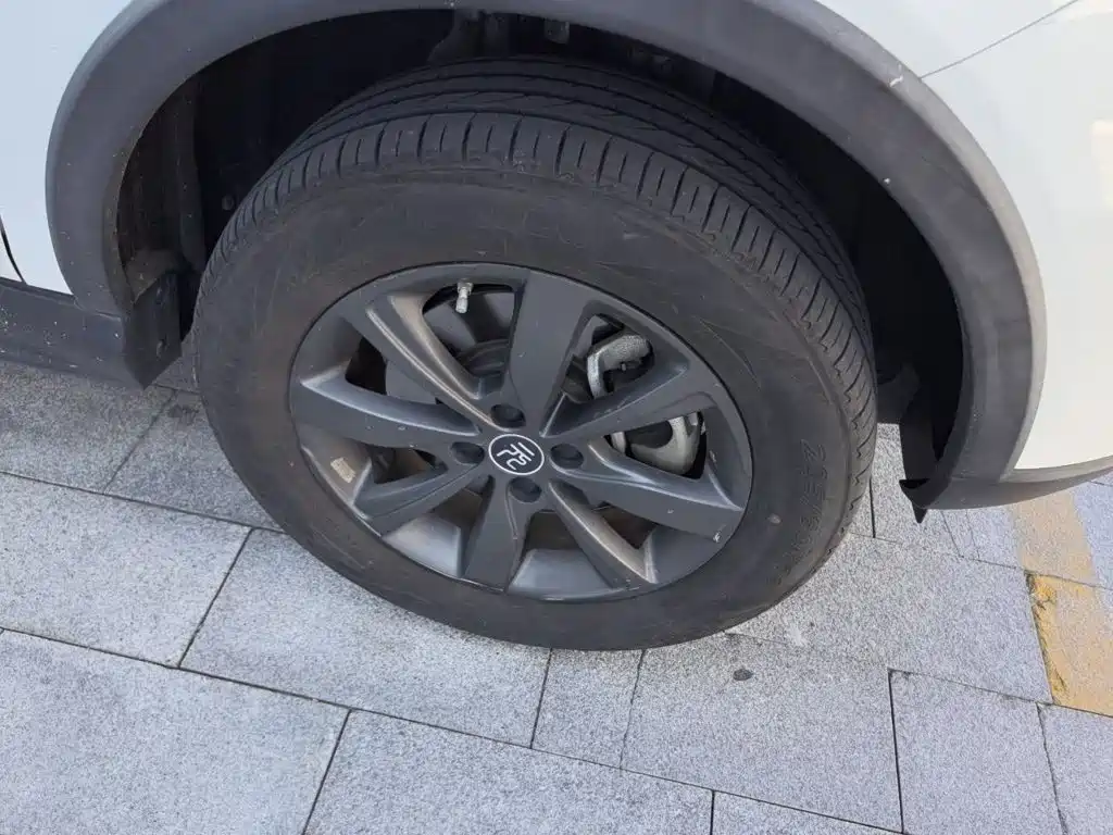 BYD Yuan EV — миниатюра 8