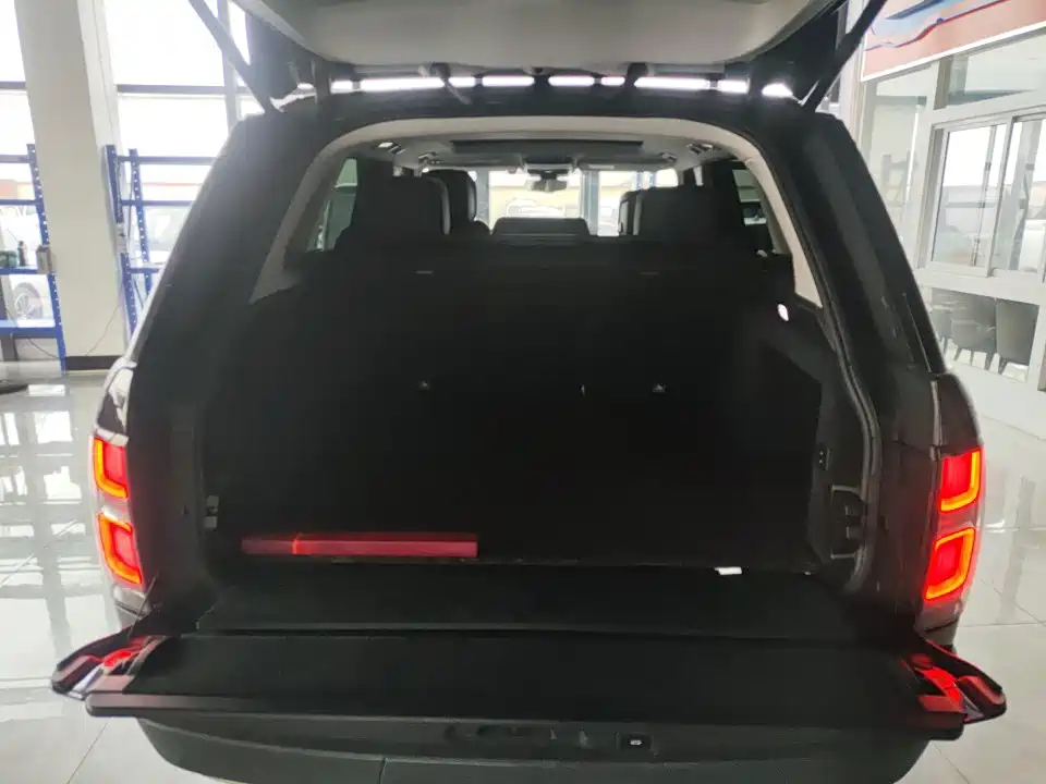 Land Rover Range Rover — миниатюра 6