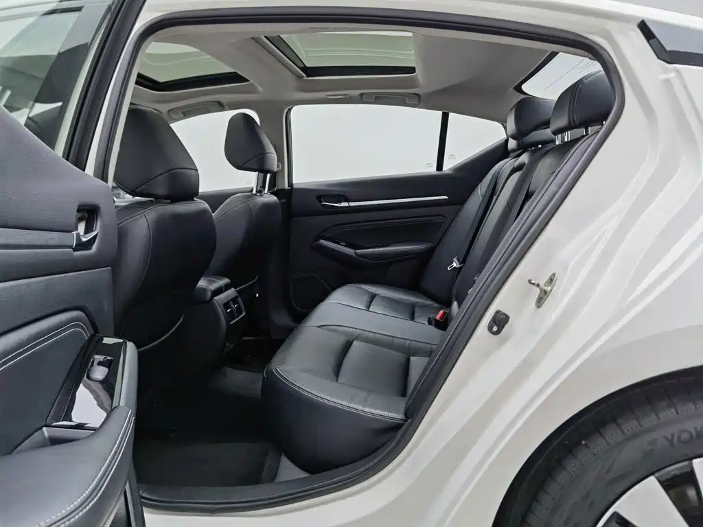 Nissan Teana — миниатюра 15