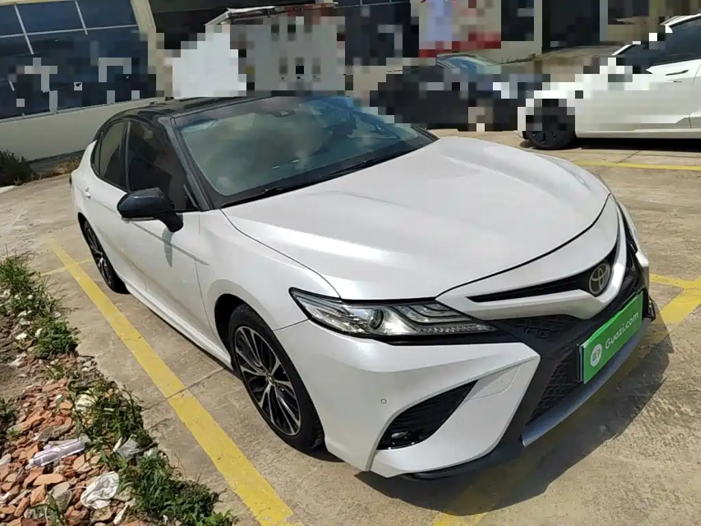 Toyota Camry — миниатюра 4