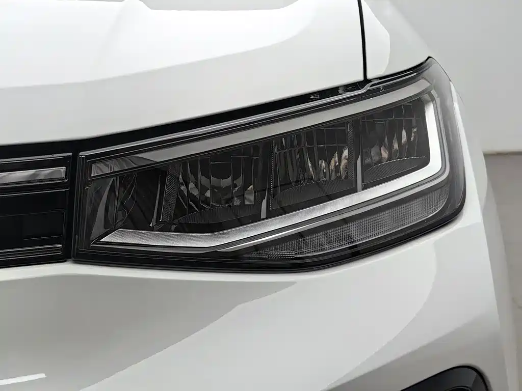 Volkswagen Tharu — миниатюра 7