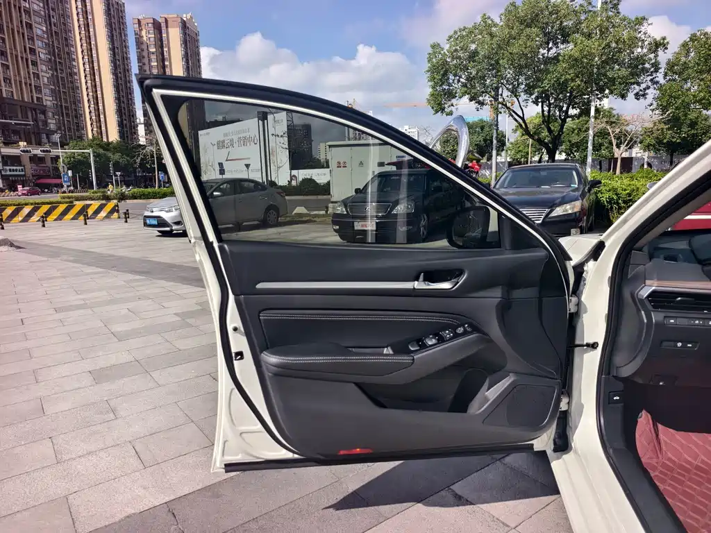 Nissan Teana — миниатюра 8