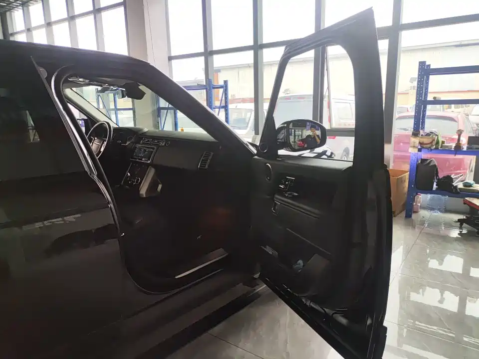 Land Rover Range Rover — миниатюра 4