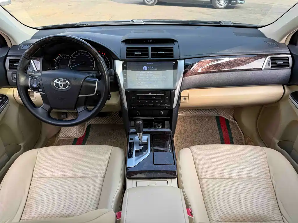 Toyota Camry — миниатюра 13