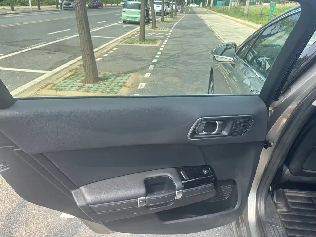Citroen C6 — миниатюра 12