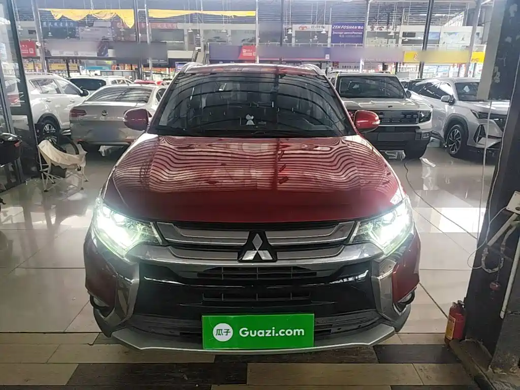 Mitsubishi Outlander — миниатюра 3
