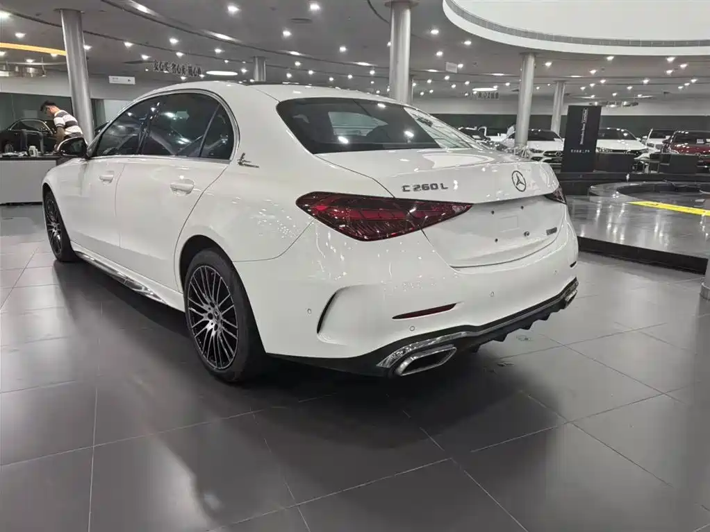 Mercedes-Benz C-Class — миниатюра 3