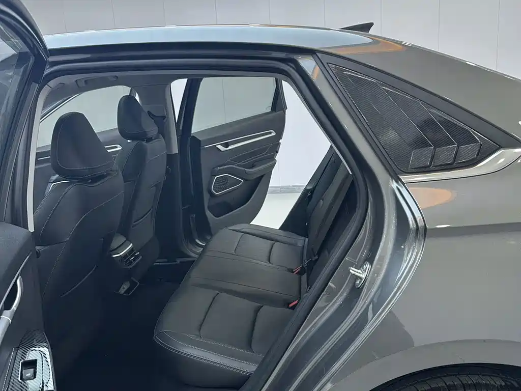 Geely Emgrand — миниатюра 10