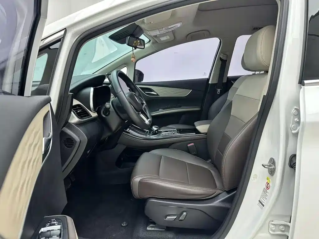 BYD MAX New Energy — миниатюра 7