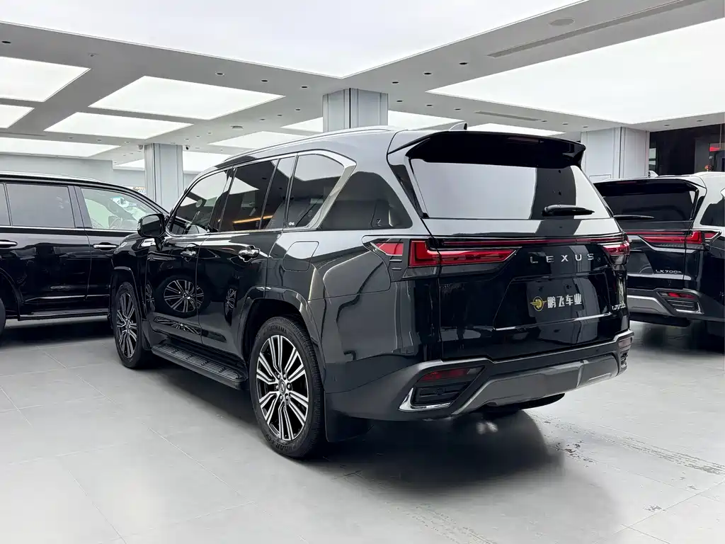 Lexus LX — миниатюра 23