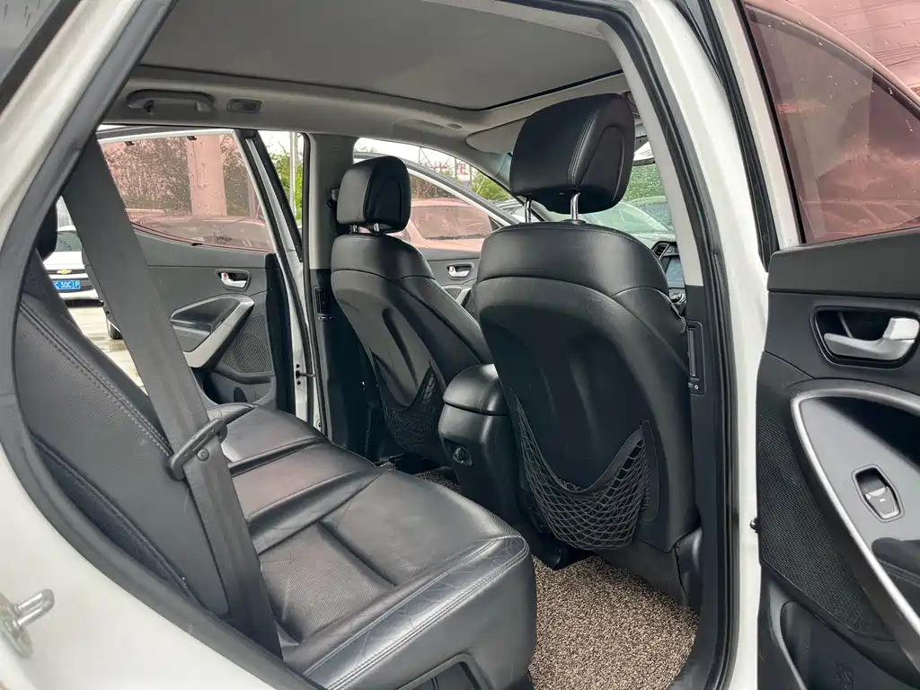 Hyundai Santa Fe — миниатюра 12